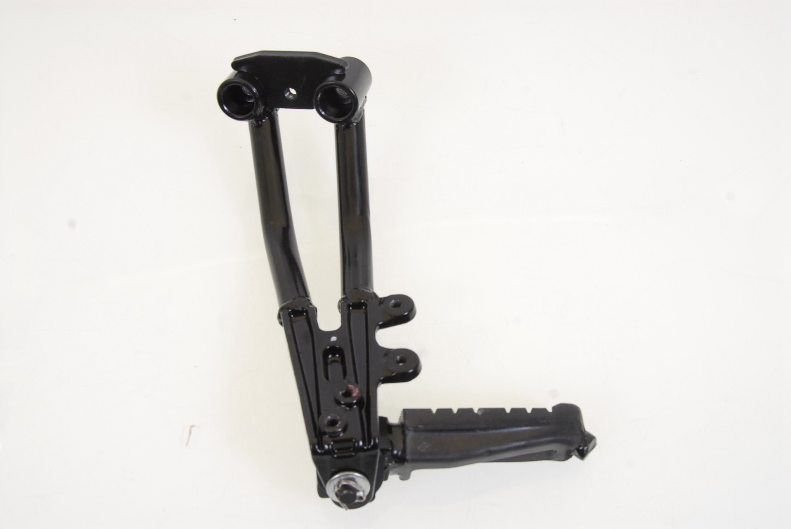90103049000 Fußrastenträger Beifahrer Rechts neu KTM Duke 125 2017-19 K62P19 – Bild 3