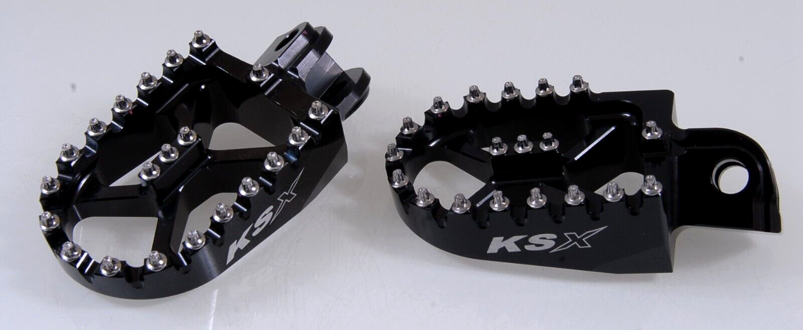 KSX-5510 Fußrasten Alu schwarz für KTM EXC-F 350 SMR 450 RESTPOSTEN Sonderpreis – Bild 3